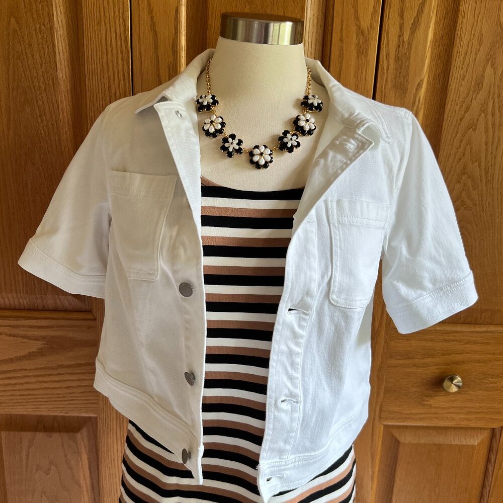 TALBOTS - Black & White Floral Necklace -- Like New - Picture 11 of 12